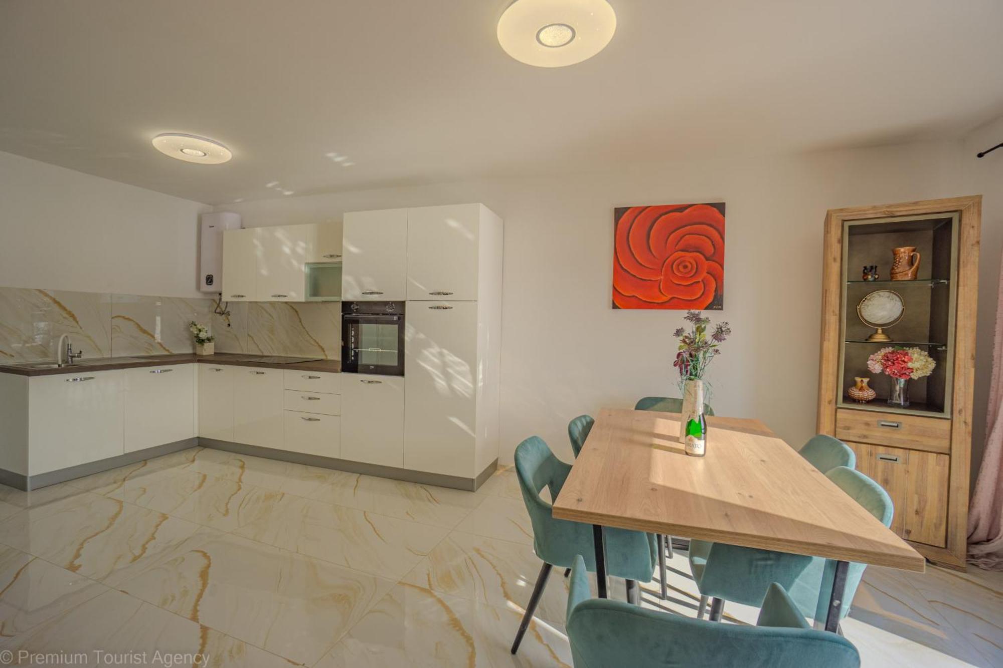 Ivica Super Comfortable, Newly Furnished Apartment In A Top Location Метайна Экстерьер фото